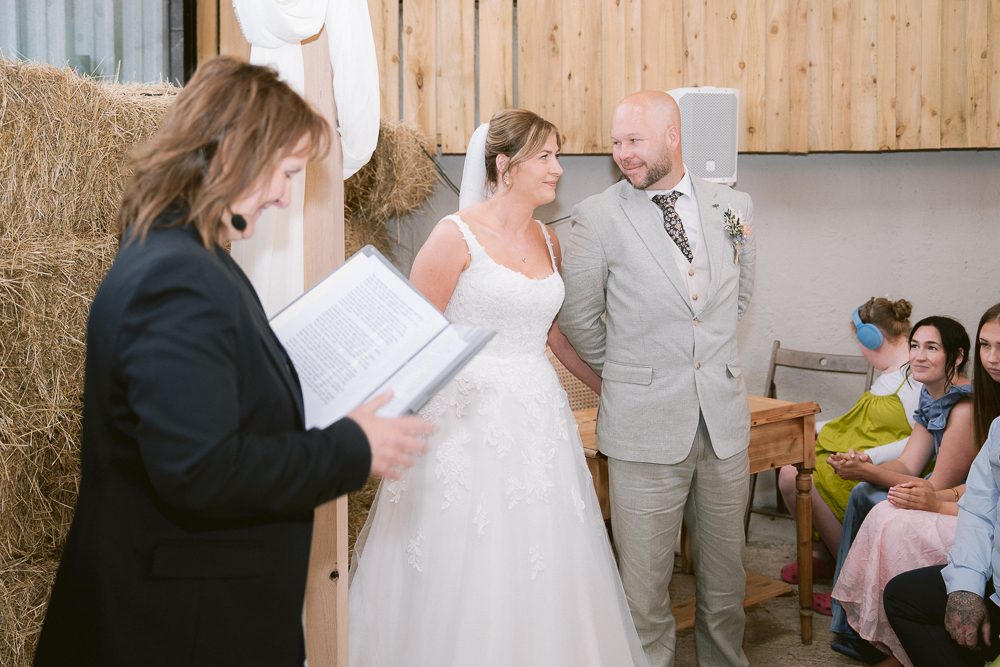 hr-humber-barn-wedding-8 hr-humber-barn-wedding-8